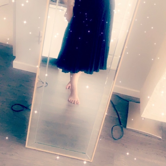 Beautiful pleated skirt from Zara. - Picture 4 of 5